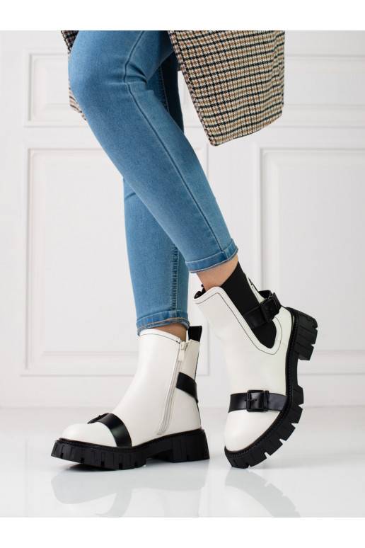 White color Women's boots with platform Shelovet
