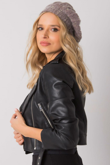 Kepurė dekoruota mažais... 2