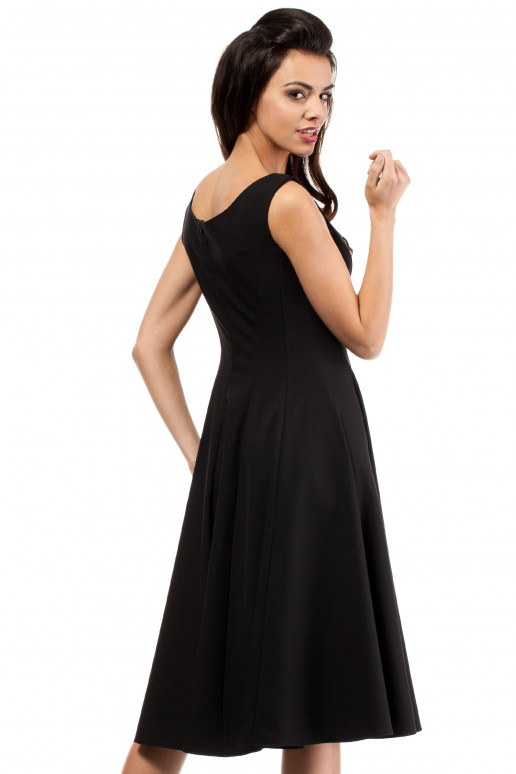 Klasikinė juoda suknelė Moe