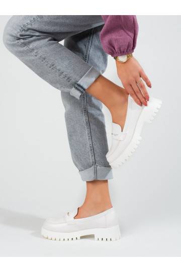 White color  loafersy with platform Shelovet 2